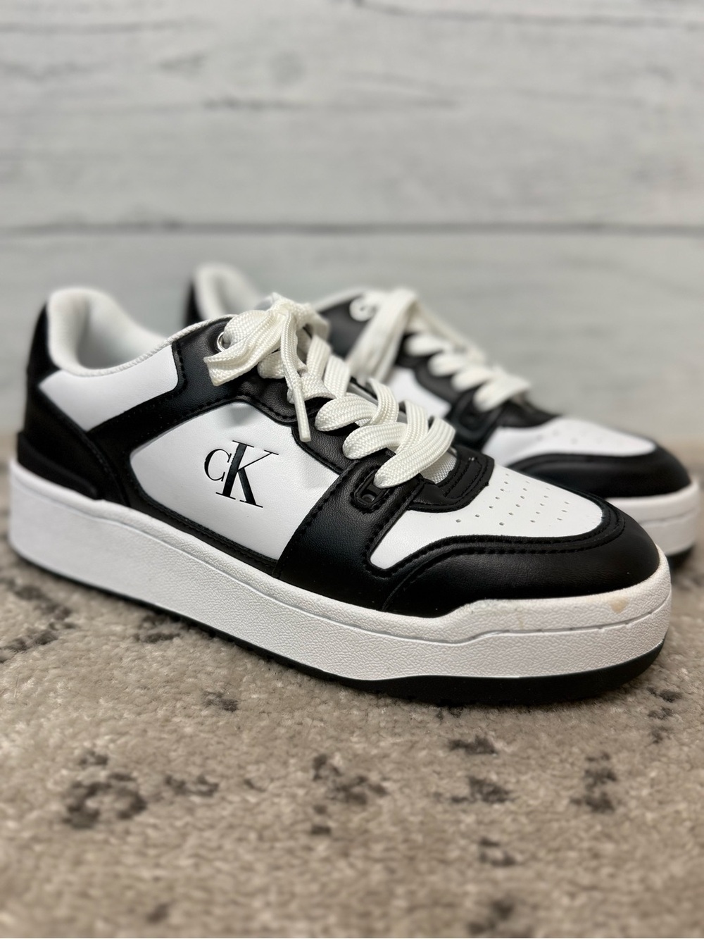 NWOT Woman’s Calvin Klein Jeans Sneakers